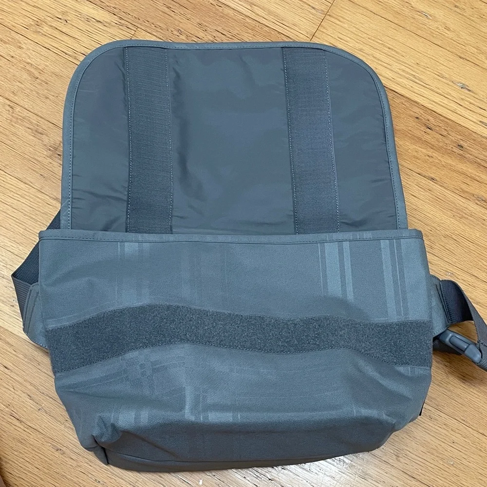 Herschel Supply Co. Gray Messenger Bag with Front Zip Flap